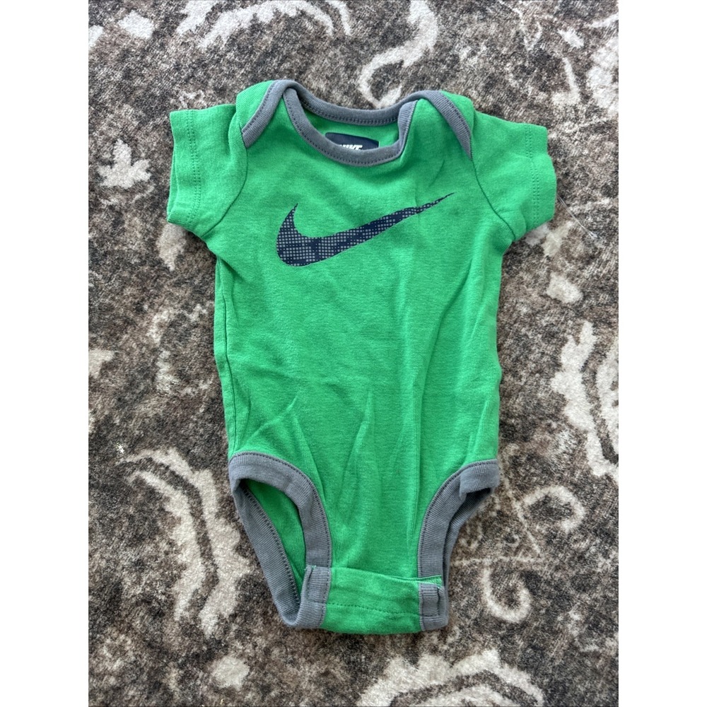 Nike Baby Boy Bodysuit Green 0-3 Months